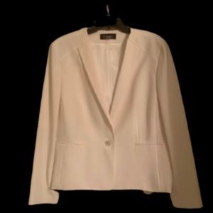 Women’s 2 piece skirt suit